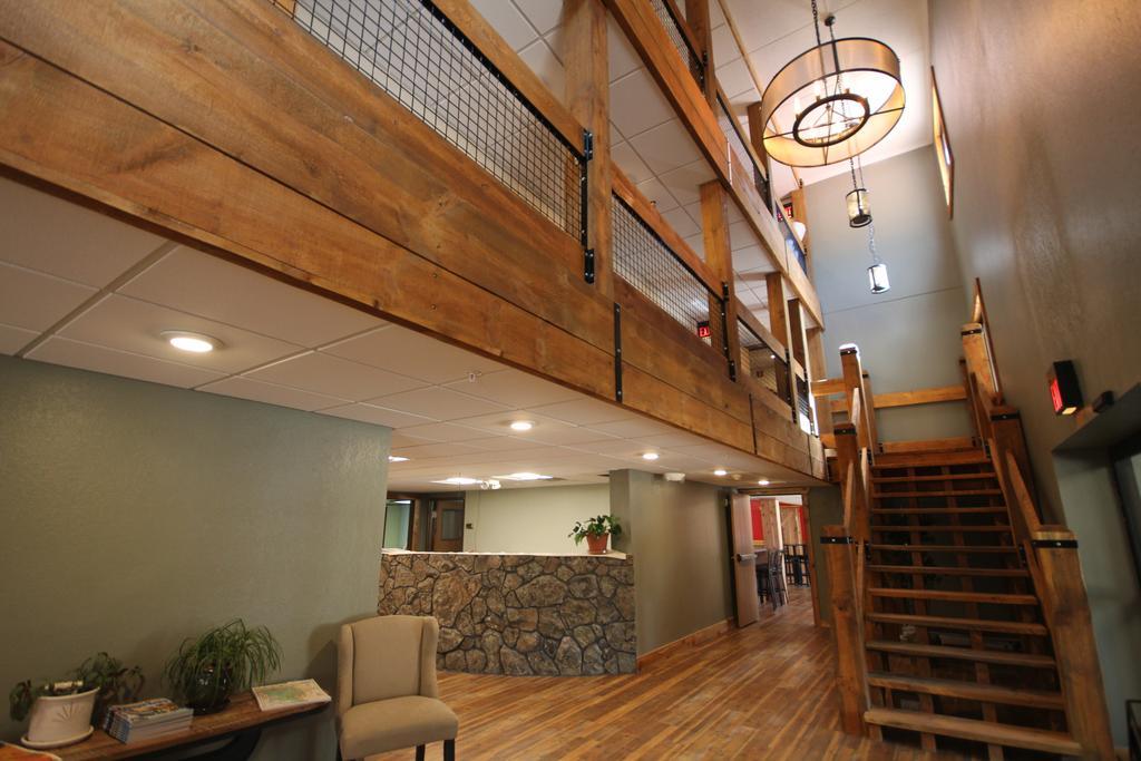 Blackstone Lodge And Suites Lead Exterior foto